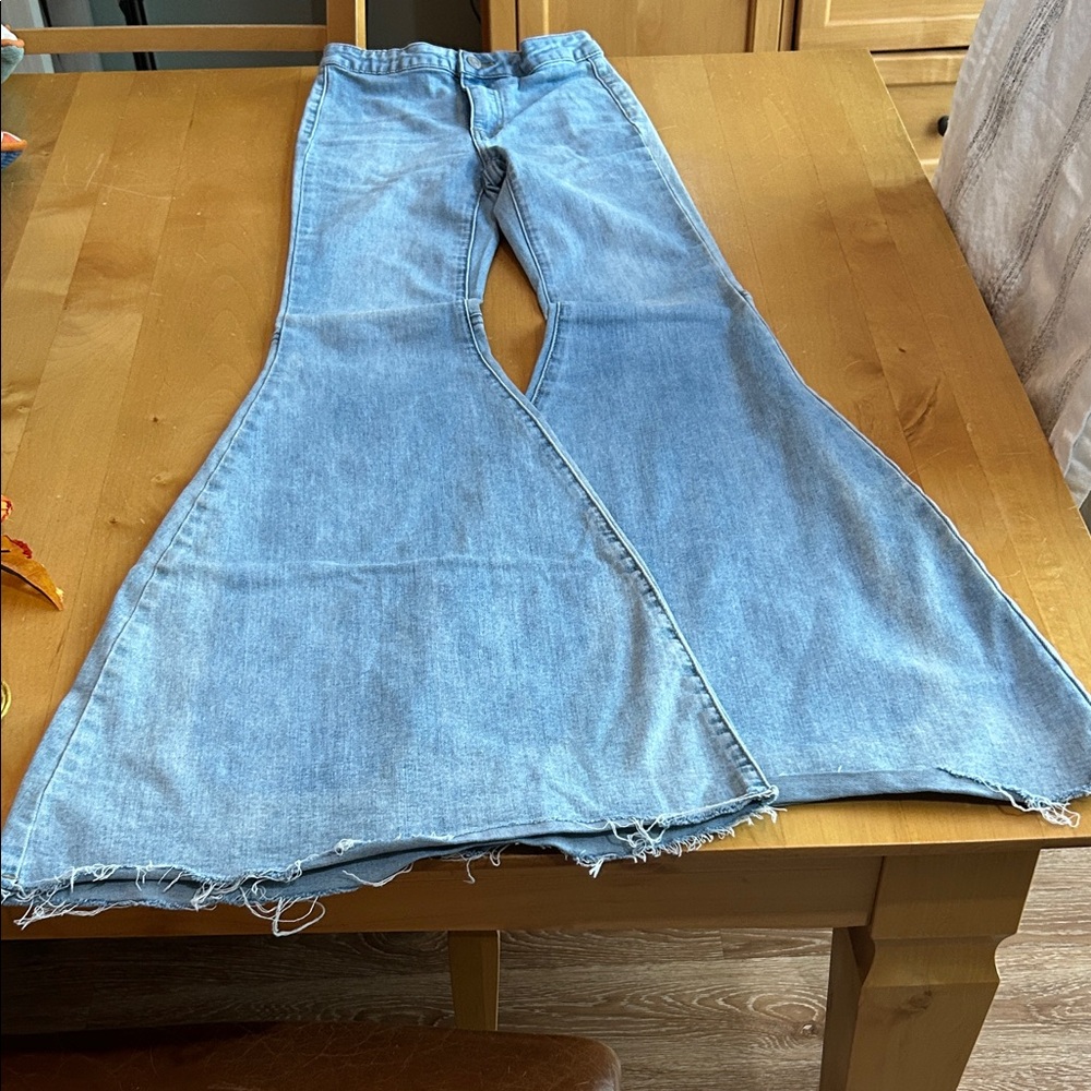 Women's Flared Blue Jeans - Picture 3 of 5